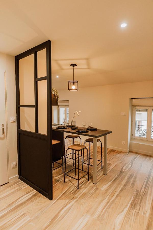 Um Apartment Saint-Chamond
